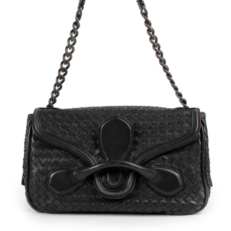 Bottega Veneta Intrecciato Rialto Shoulder Bag for the best price at Labellov secondhand luxury in Antwerp