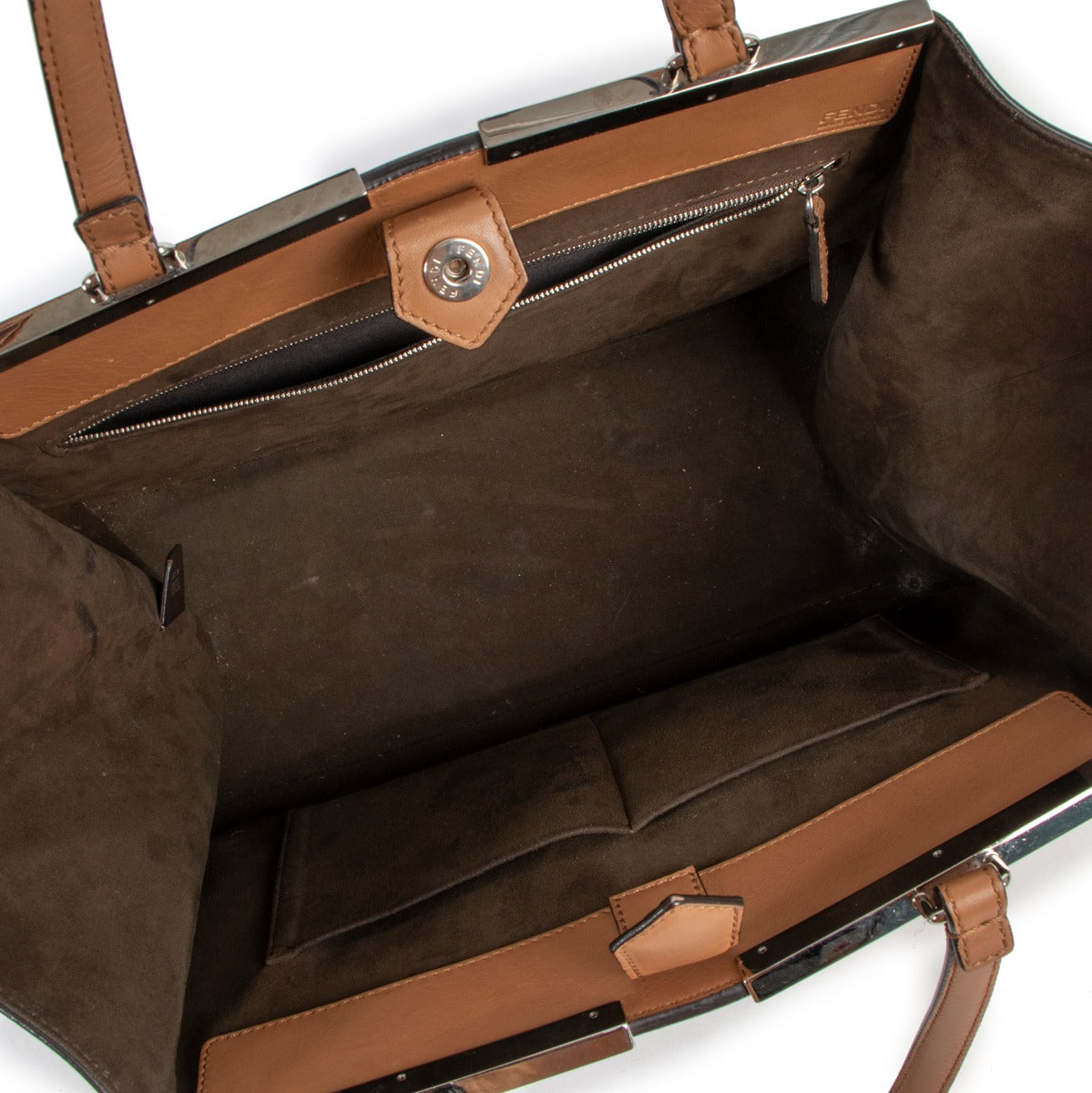 Buy online an authentic second hand Fendi Camel Trois Jours Shoulder Bag in very good condition at Labellov in Antwerp.