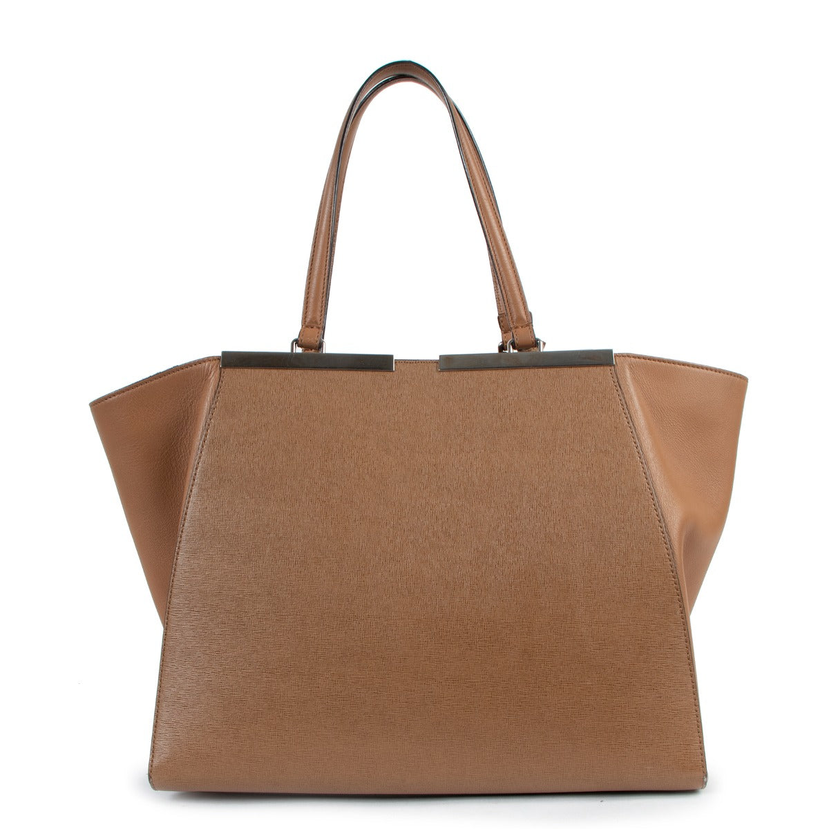 Buy online an authentic second hand Fendi Camel Trois Jours Shoulder Bag in very good condition at Labellov in Antwerp.