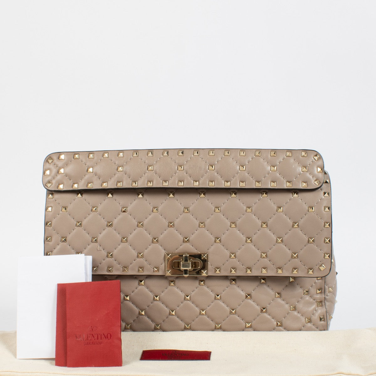 shop 100% authentic second hand Valentino Garavani Nude Large Rockstud Bag on Labellov.com