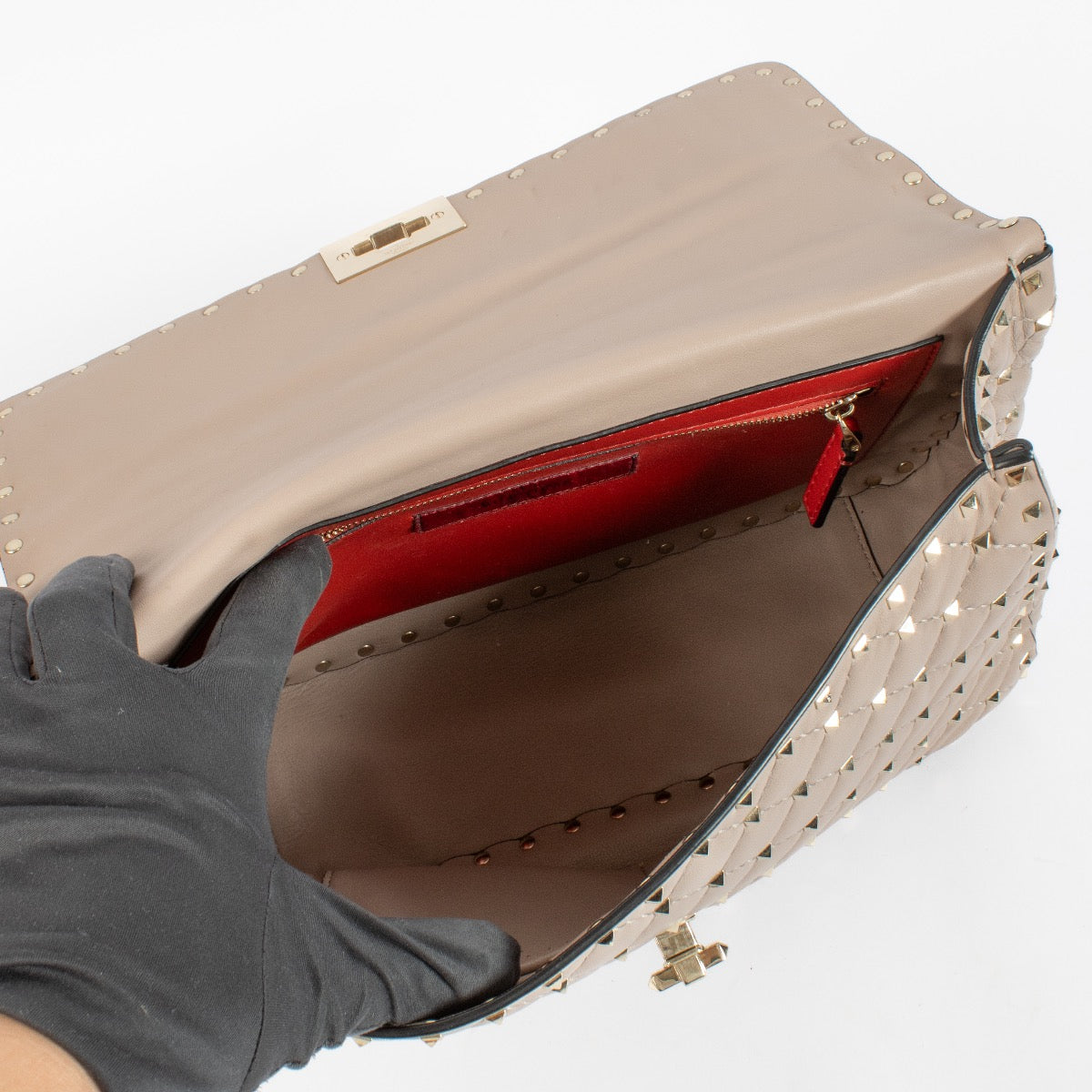 shop 100% authentic second hand Valentino Garavani Nude Large Rockstud Bag on Labellov.com