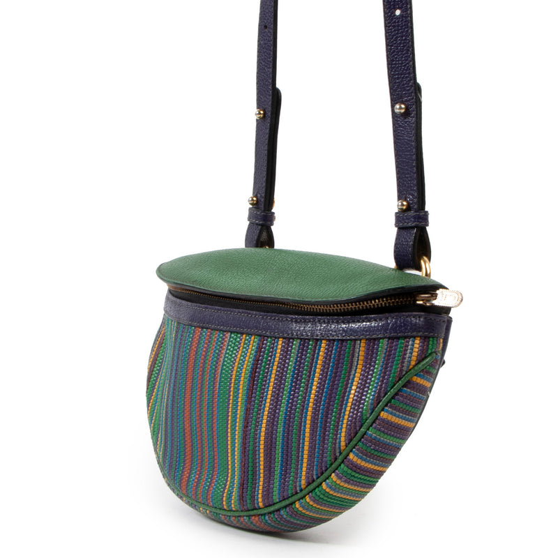 Delvaux Multicolor Green Toile de Cuir Crossbody Bag aan de beste prijs bij Labellov tweedehands luxe in Antwerpen. We buy and sell your designer bags for the best price.