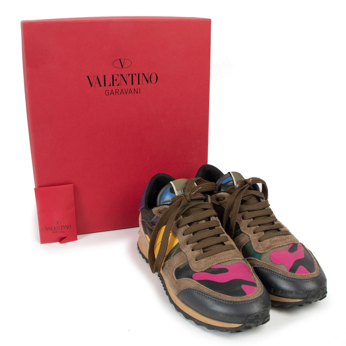Buy online authentic second hand Valentino Garavani Multicolour Camouflage Capsule Sneaker in very good condition at Labellov in Antwerp