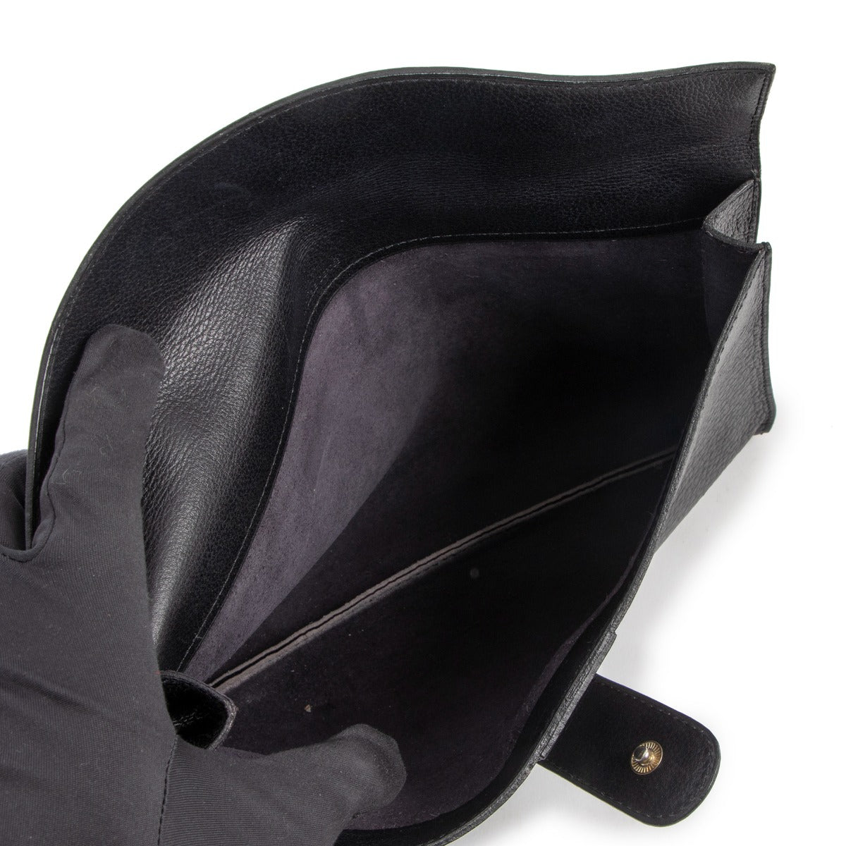 Shop now for your pre-loved, 100 % authentic Delveaux Black Grained Leather Clutch, at Labellov in Antwerp