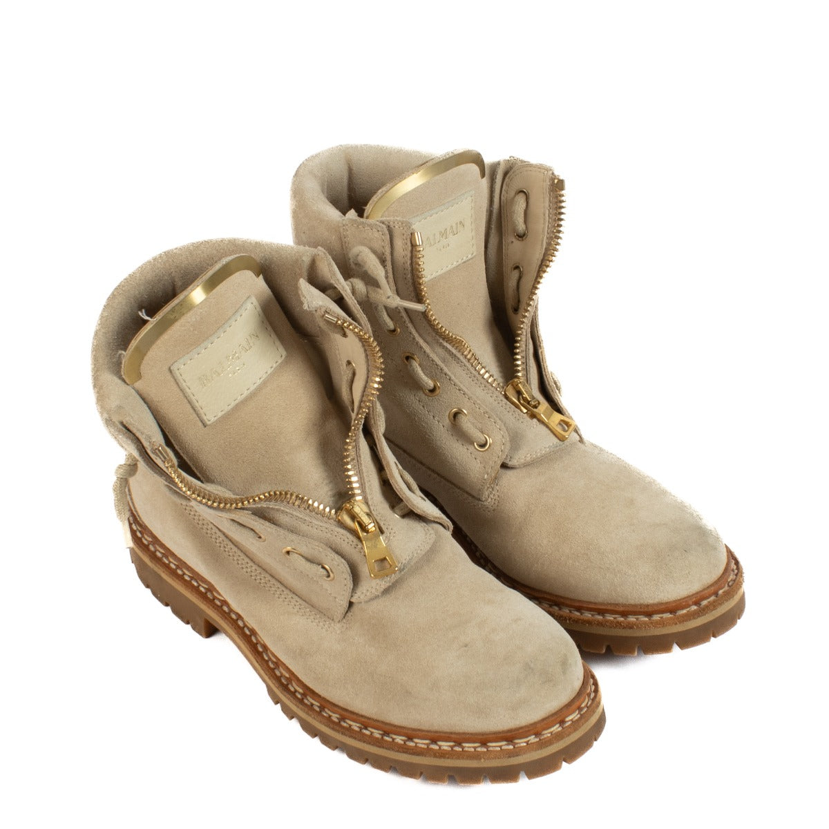 Shop safe online at Labellov in Antwerp, Brussels and Knokke this 100% authentic second hand Balmain Beige Suede Boots - Size 39,5