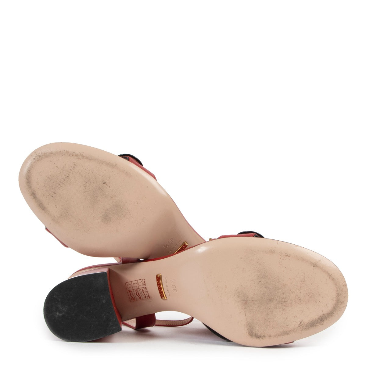 Shop now for your pre-loved, 100% authentic Gucci sandals, at Labellov.