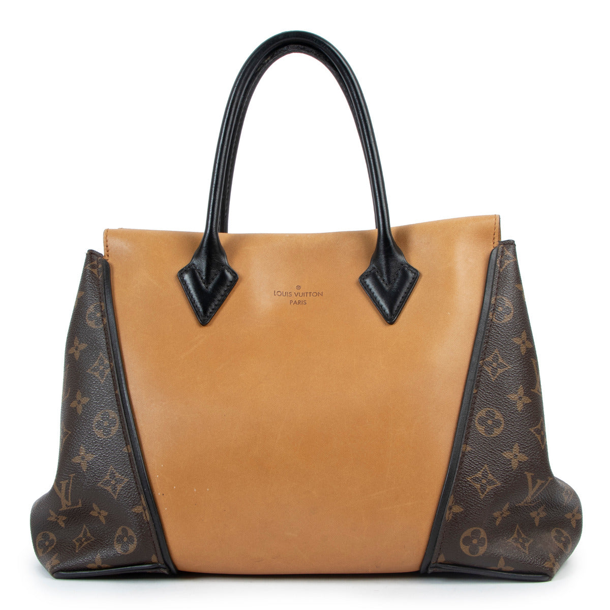 Louis Vuitton Limited W Cuir Orfevre Tote Noisette PM Bag for the best price at Labellov secondhand luxury in Antwerp. Buy and sell your authentic designer bags.