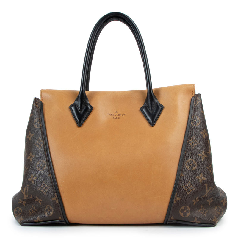 Louis Vuitton Limited W Cuir Orfevre Tote Noisette PM Bag for the best price at Labellov secondhand luxury in Antwerp. Buy and sell your authentic designer bags.