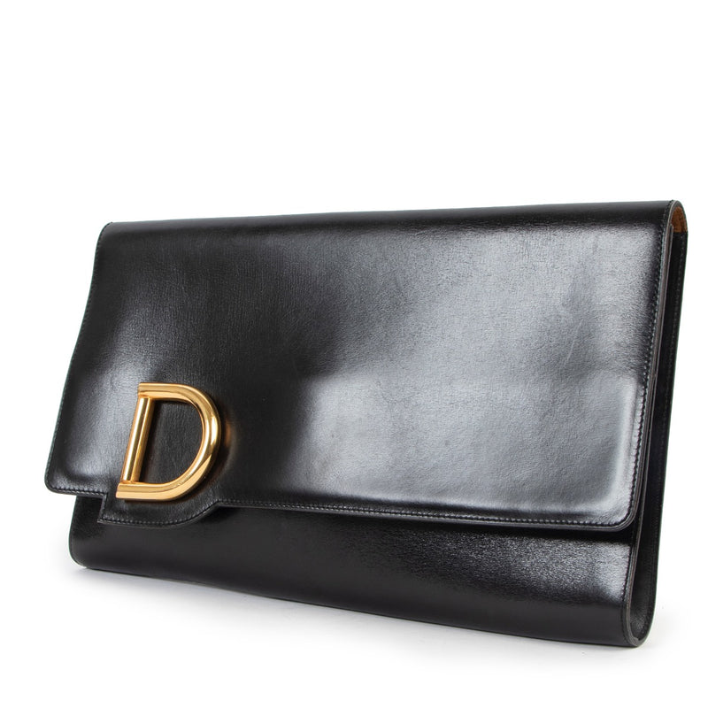 Shop safe online at Labellov in Antwerp this 100% authentic second hand Delvaux Black Smooth Leather D Clutch