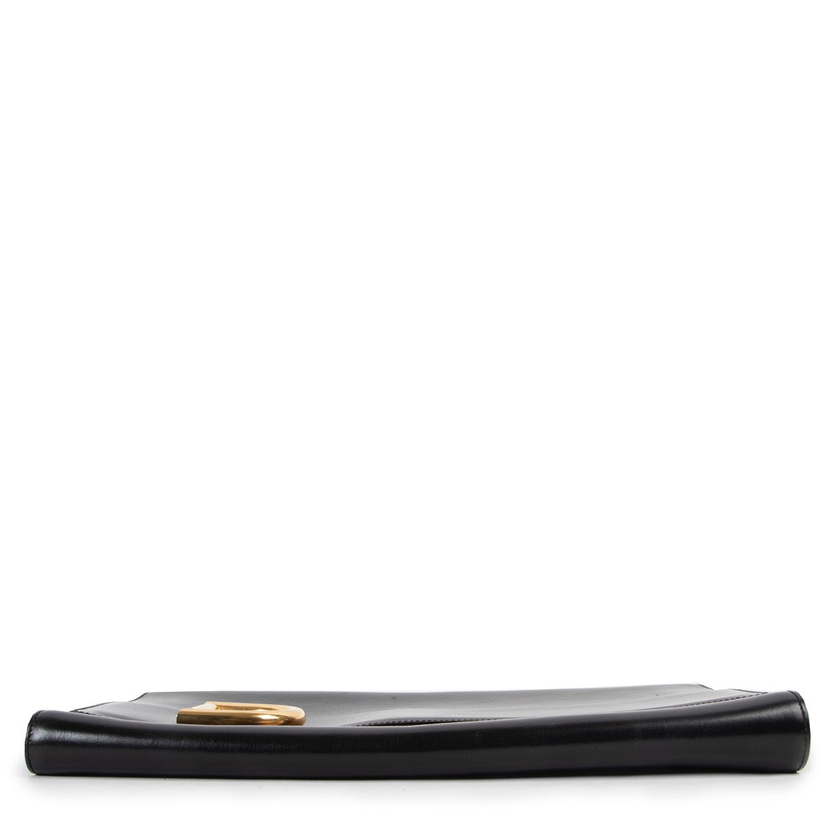Shop safe online at Labellov in Antwerp this 100% authentic second hand Delvaux Black Smooth Leather D Clutch
