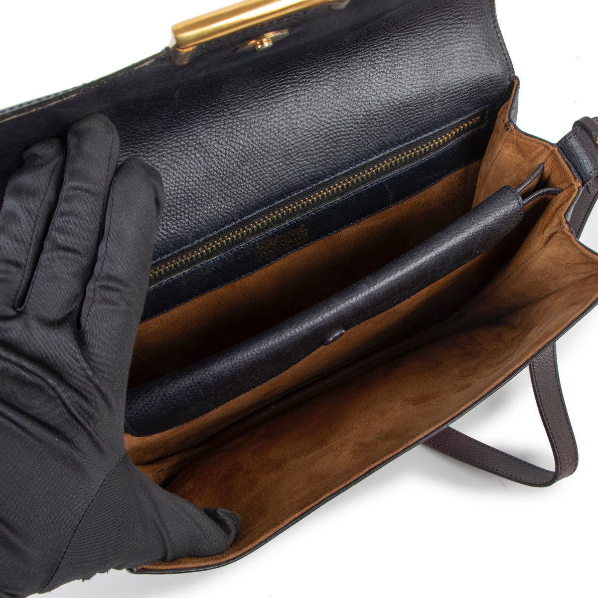 Shop safe online at Labellov in Antwerp this 100% authentic second hand Delvaux Navy Blue Shoulder Bag