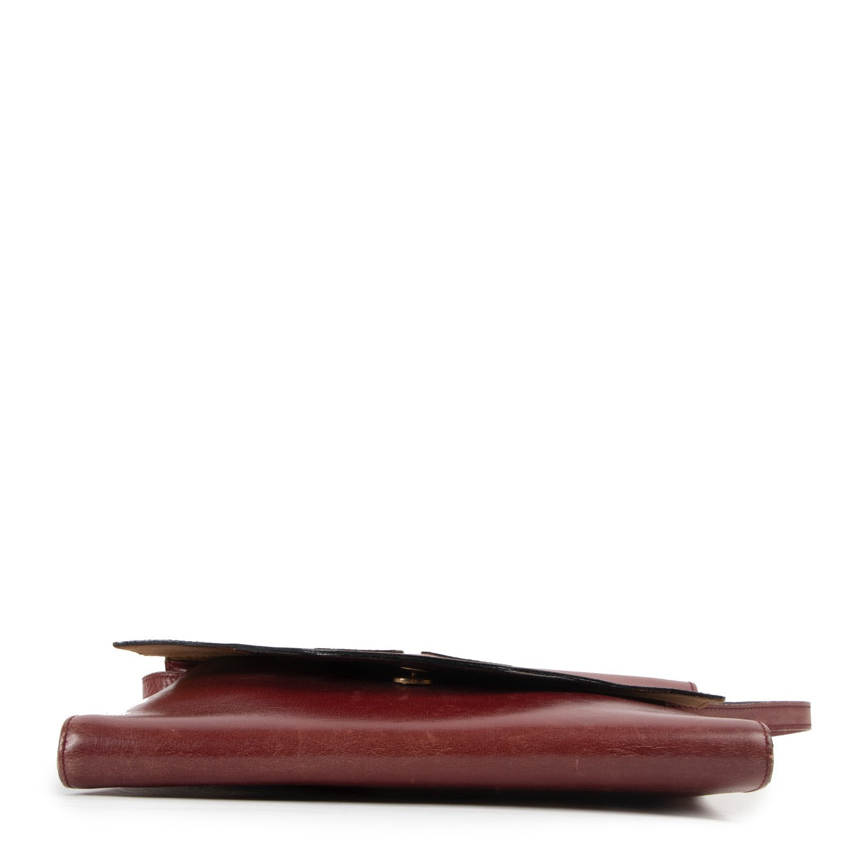 Shop safe online at Labellov in Antwerp this 100% authentic second hand Delvaux Burgundy Shoulder Bag