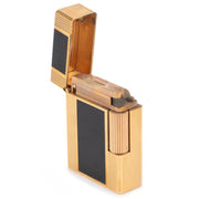 Shop safe online at Labellov in Antwerp this 100% authentic second hand Dupont Black Lacquer Lighter