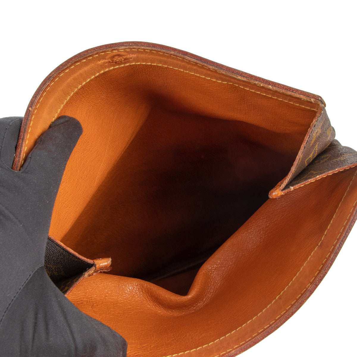 Shop now for your pre-loved, 100% authentic Louis Vuitton bags, at Labellov.