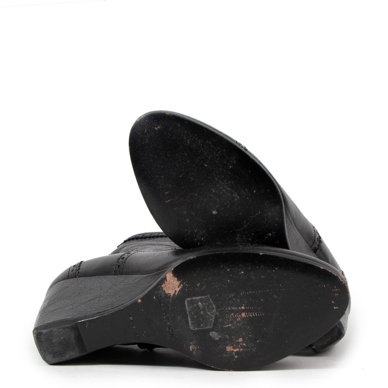 Balenciaga Zwarte Brogue Enkellaarsjes met Sleehak - Maat 38