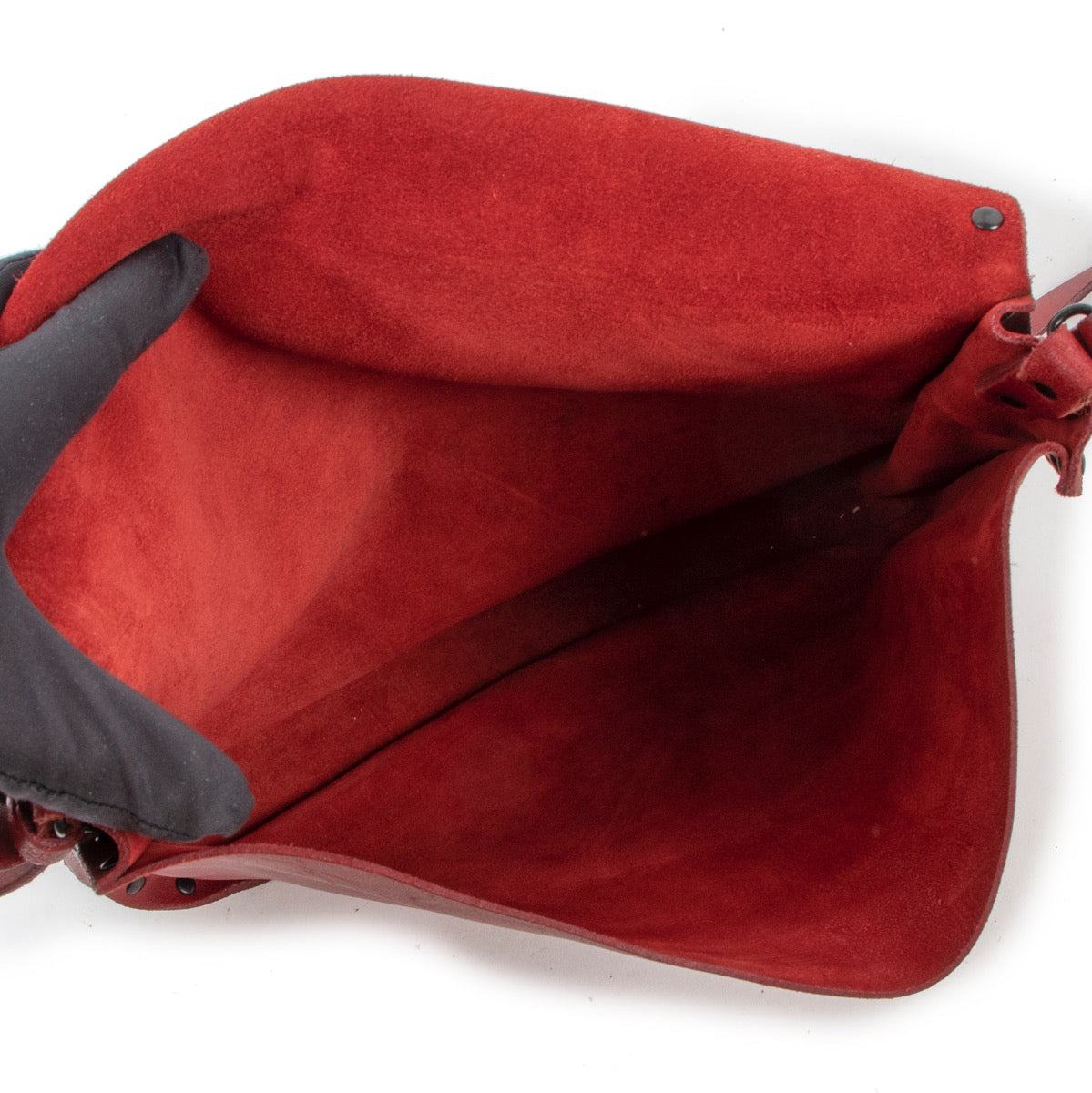 Shop safe online at Labellov in Antwerp this 100% authentic second hand Miu Miu Red Leather Crossbody Bag