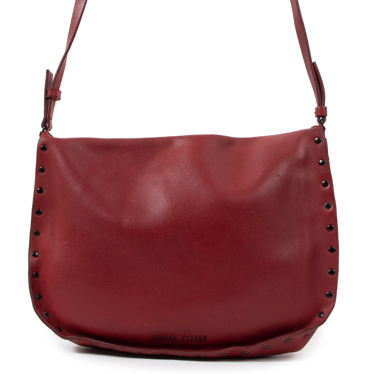Shop safe online at Labellov in Antwerp this 100% authentic second hand Miu Miu Red Leather Crossbody Bag