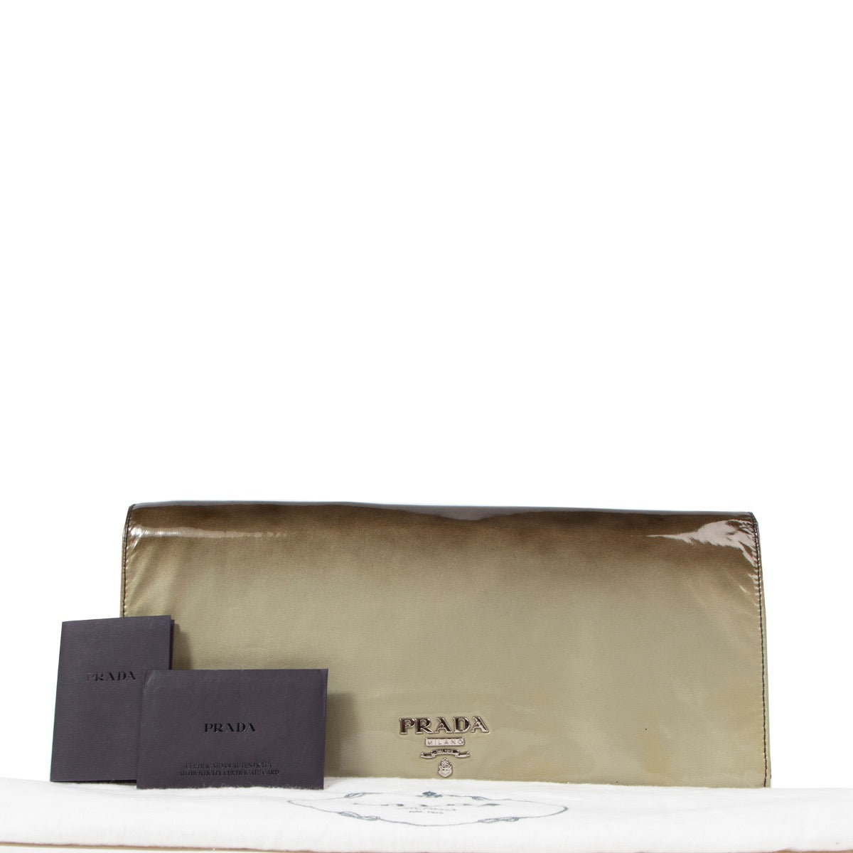 Shop safe online at Labellov in Antwerp this 100% authentic second hand Prada Ombre Green Patent Leather Clutch