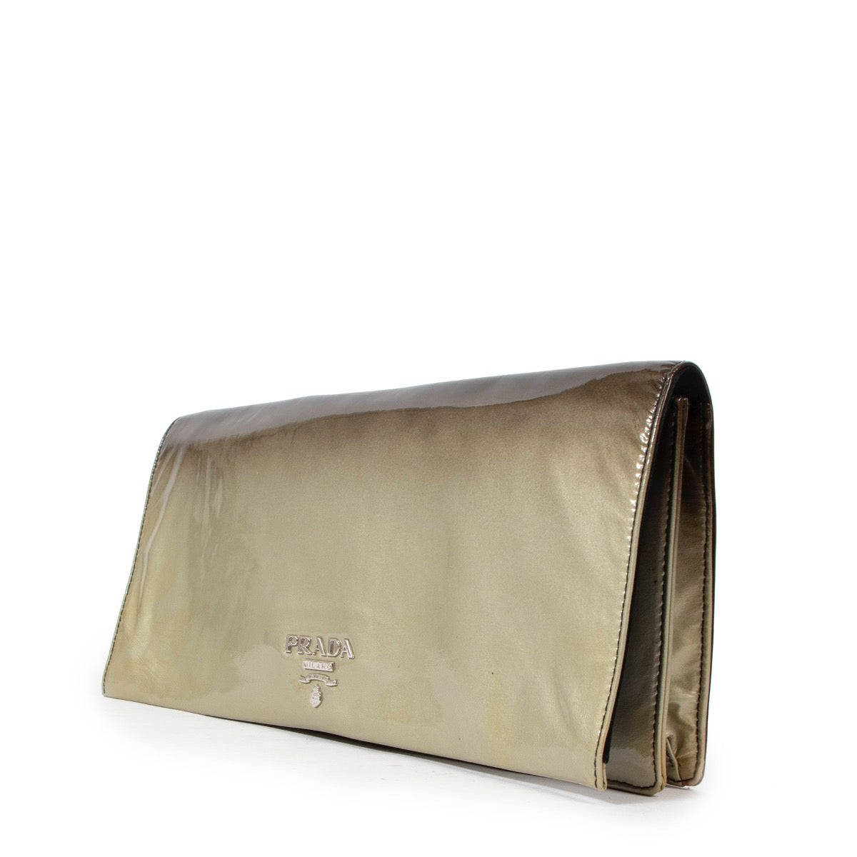 Shop safe online at Labellov in Antwerp this 100% authentic second hand Prada Ombre Green Patent Leather Clutch