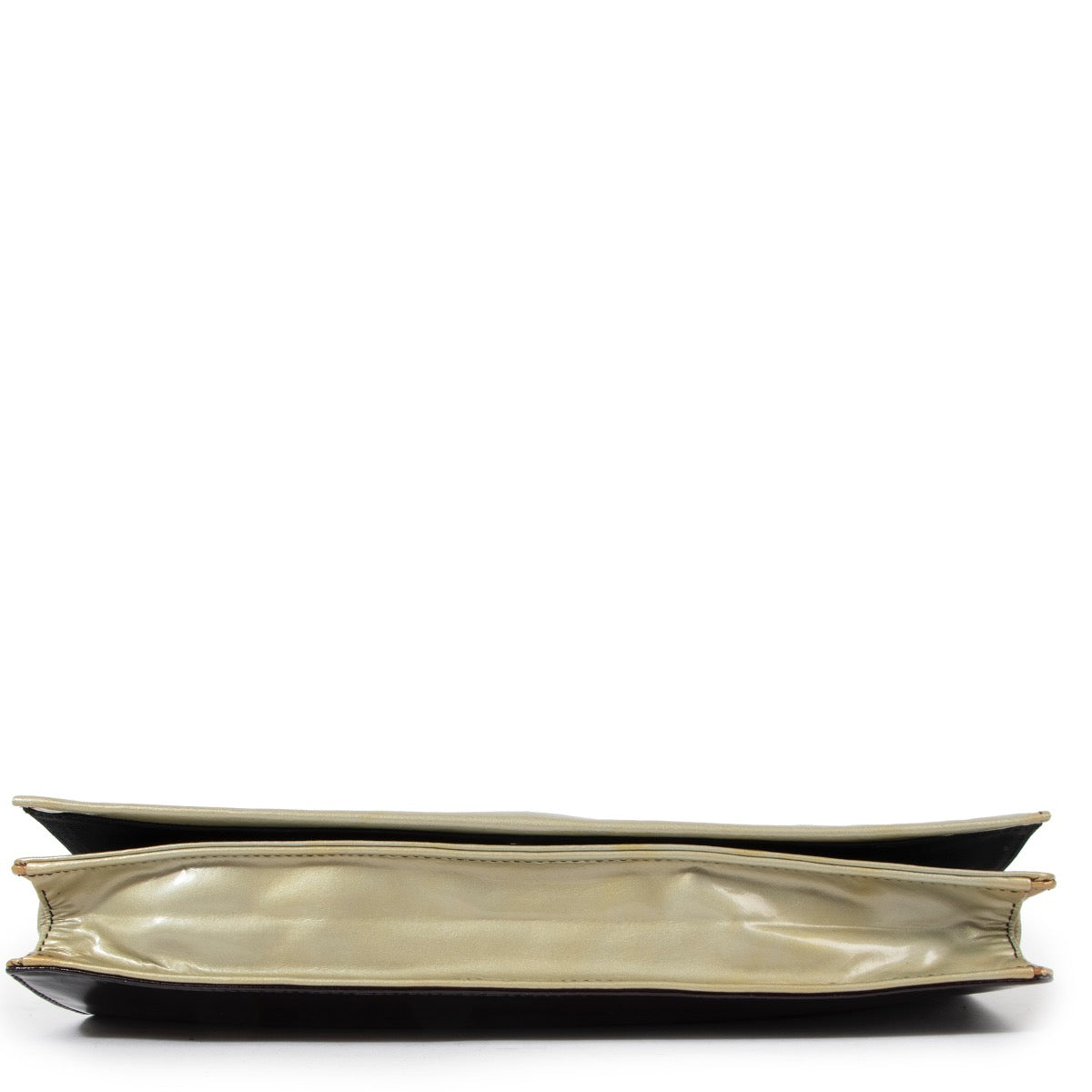Shop safe online at Labellov in Antwerp this 100% authentic second hand Prada Ombre Green Patent Leather Clutch