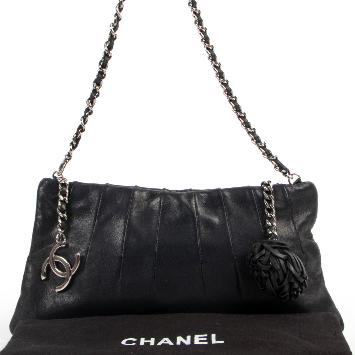Sac bandoulière mini en cuir d'agneau noir Chanel