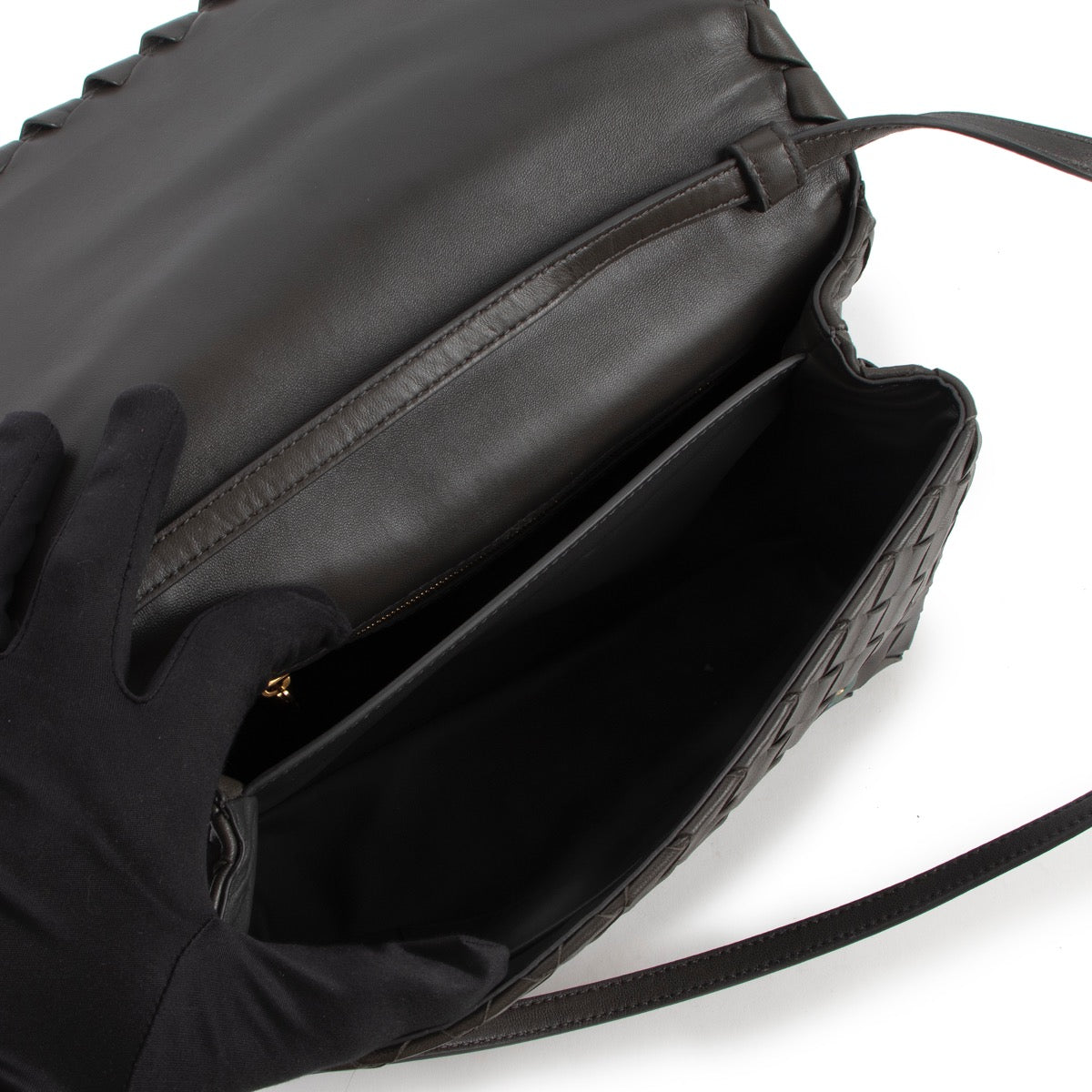 Shop now for your pre-loved, 100% authentic Bottega Veneta Grey Intreciatto Leather Crossbody, at Labellov.