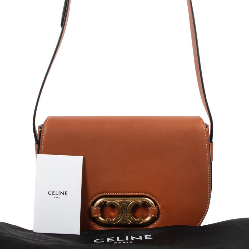 Shop now for your pre-loved, 100% autentic Celine Cognac Medium Maillon Triomphe bag at Labellov in Antwerp