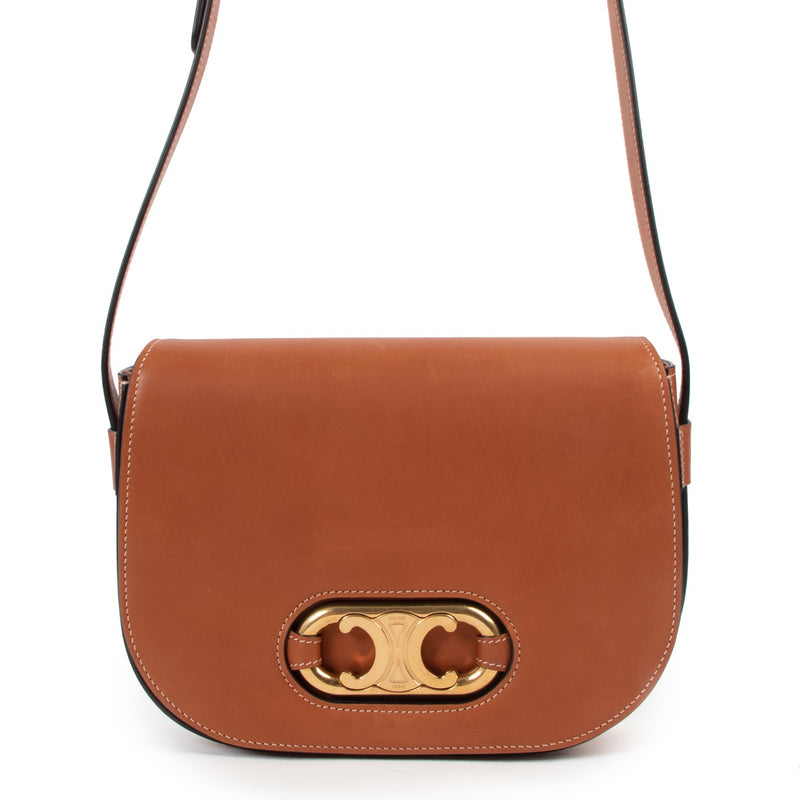 Shop now for your pre-loved, 100% autentic Celine Cognac Medium Maillon Triomphe bag at Labellov in Antwerp