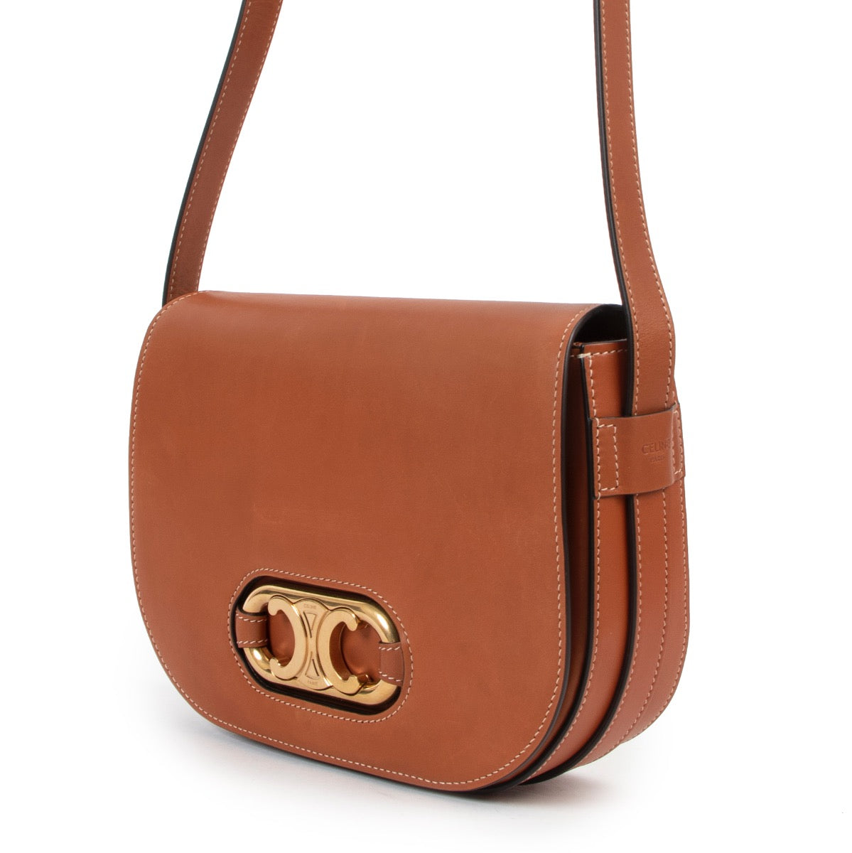 Shop now for your pre-loved, 100% autentic Celine Cognac Medium Maillon Triomphe bag at Labellov in Antwerp