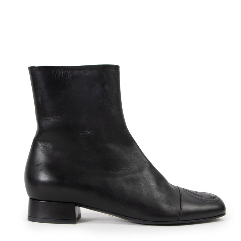 Shop now for your pre-loved, 100% authentic Gucci Black Leather Ankle Boots - Size 38,5 at Labellov in Antwerp