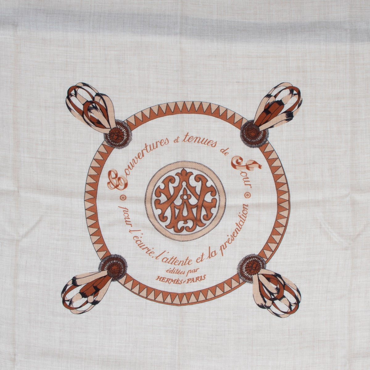 Buy an authentic second hand Hermès Cashmere Couvertures et tenues de Jour pour l'écurie, l'attente et la présentation Carre Scarf in very good condition at Labellov