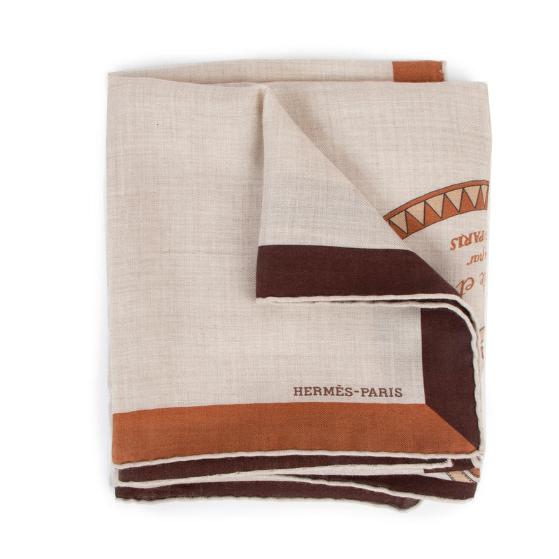Buy an authentic second hand Hermès Cashmere Couvertures et tenues de Jour pour l'écurie, l'attente et la présentation Carre Scarf in very good condition at Labellov