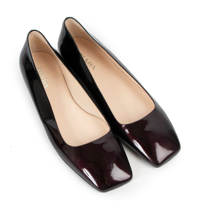 Prada Burgundy Patent Leather Square Toe Flats for the best price at Labellov secondhand luxury in Antwerp