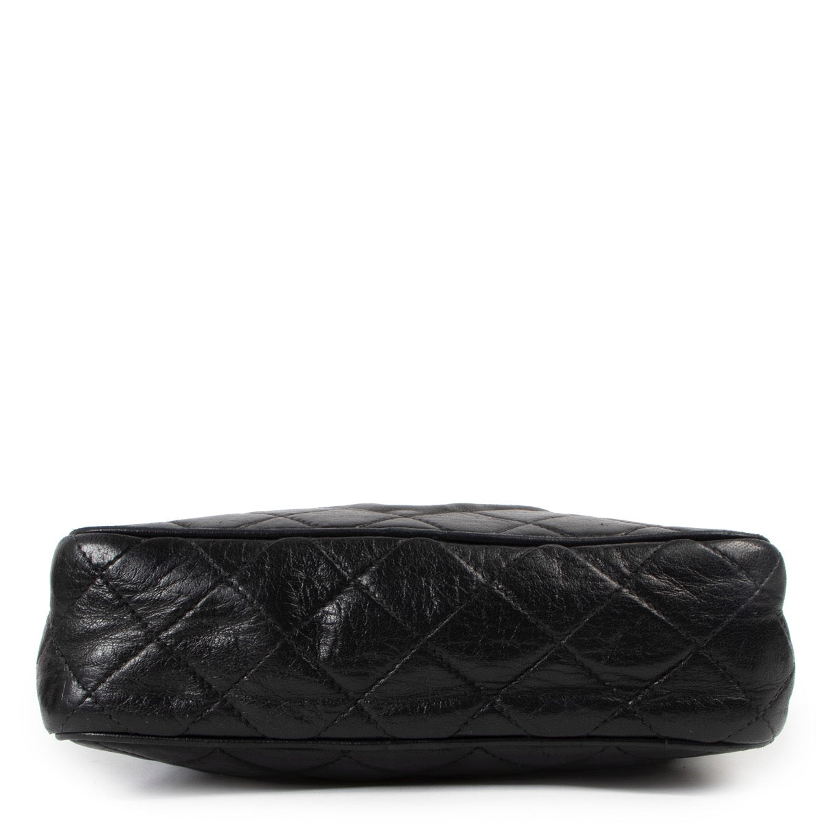Shop safe online at Labellov in Antwerp this 100% authentic second hand Chanel Black Quilted Leather Vintage Camera Crossbody Bag