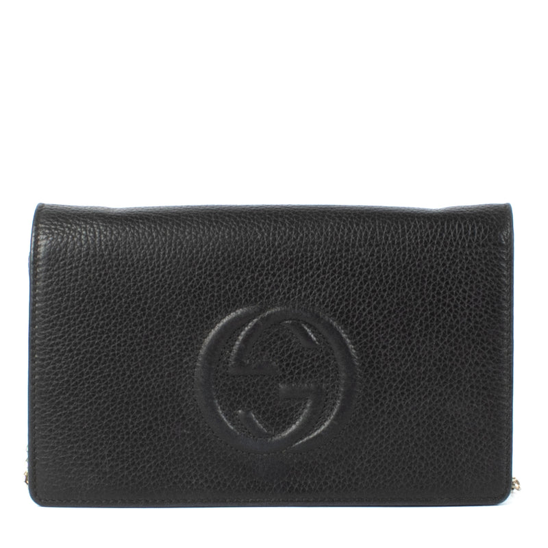 Shop safe online at Labellov in Antwerp, Brussels and Knokke this 100% authentic second hand Gucci Black Soho Wallet on Chain Clutch