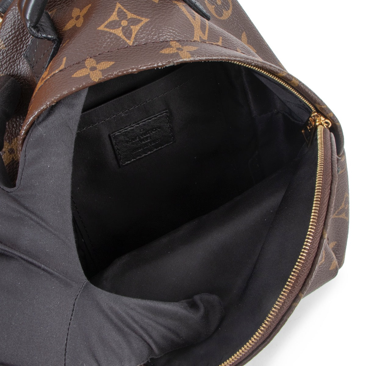 Shop safe online at Labellov in Antwerp this 100% authentic second hand Louis Vuitton Monogram Palm Springs Mini Backpack