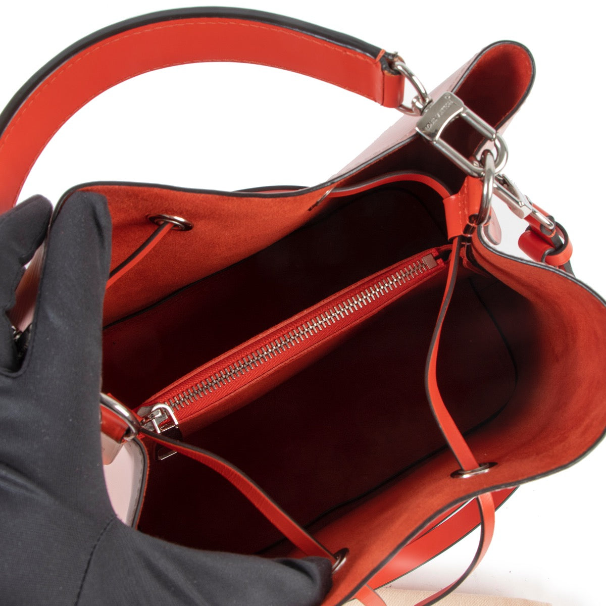 Buy online authentic second hand Louis Vuitton Pink Neonoe Shoulder Bag in very good condition at Labellov in Antwerp