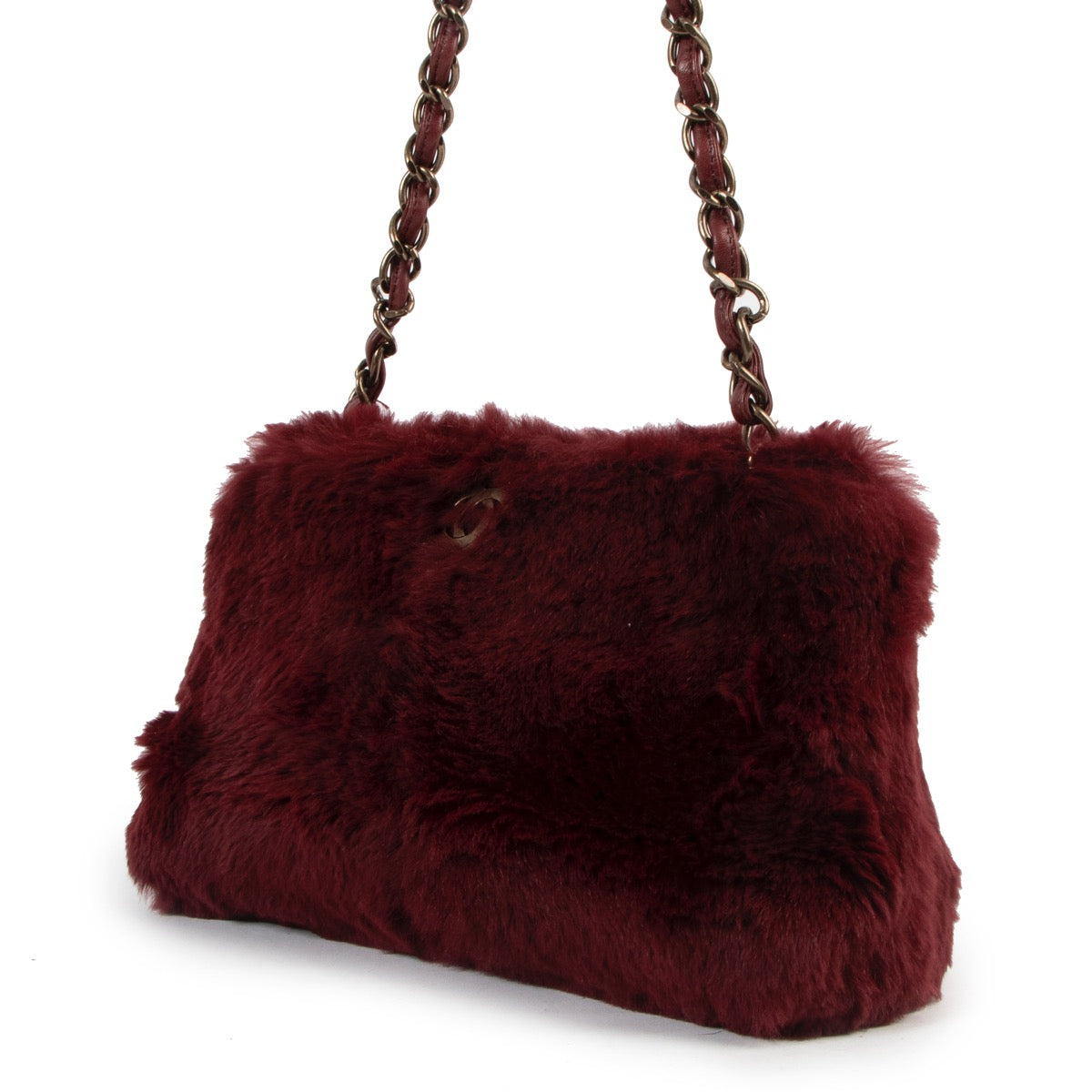 Buy online authentic second hand Chanel Vintage Burgundy Fur/Chain Shoulder Bag in very good condition at Labellov in Antwerp