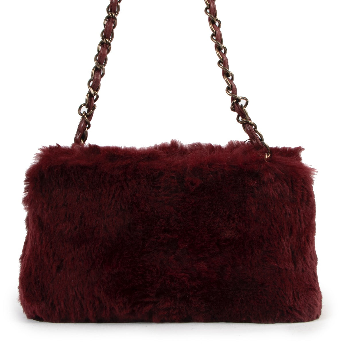 Buy online authentic second hand Chanel Vintage Burgundy Fur/Chain Shoulder Bag in very good condition at Labellov in Antwerp