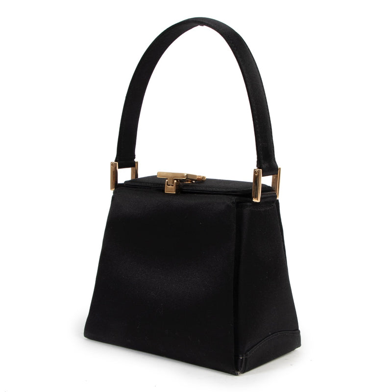Shop safe online at Labellov in Antwerp this 100% authentic second hand Gucci Black Satin Tom Ford Top Handle Bag