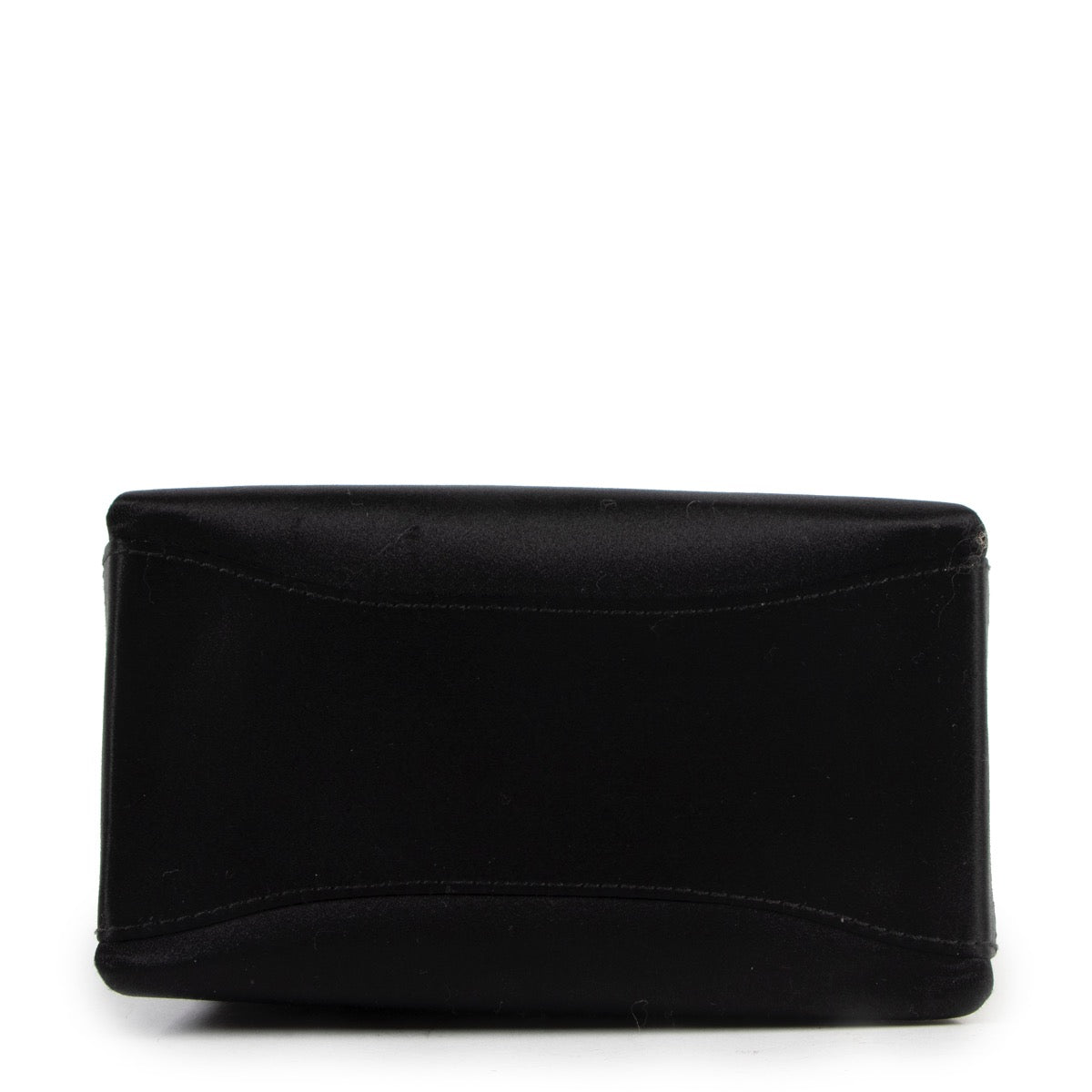 Shop safe online at Labellov in Antwerp this 100% authentic second hand Gucci Black Satin Tom Ford Top Handle Bag