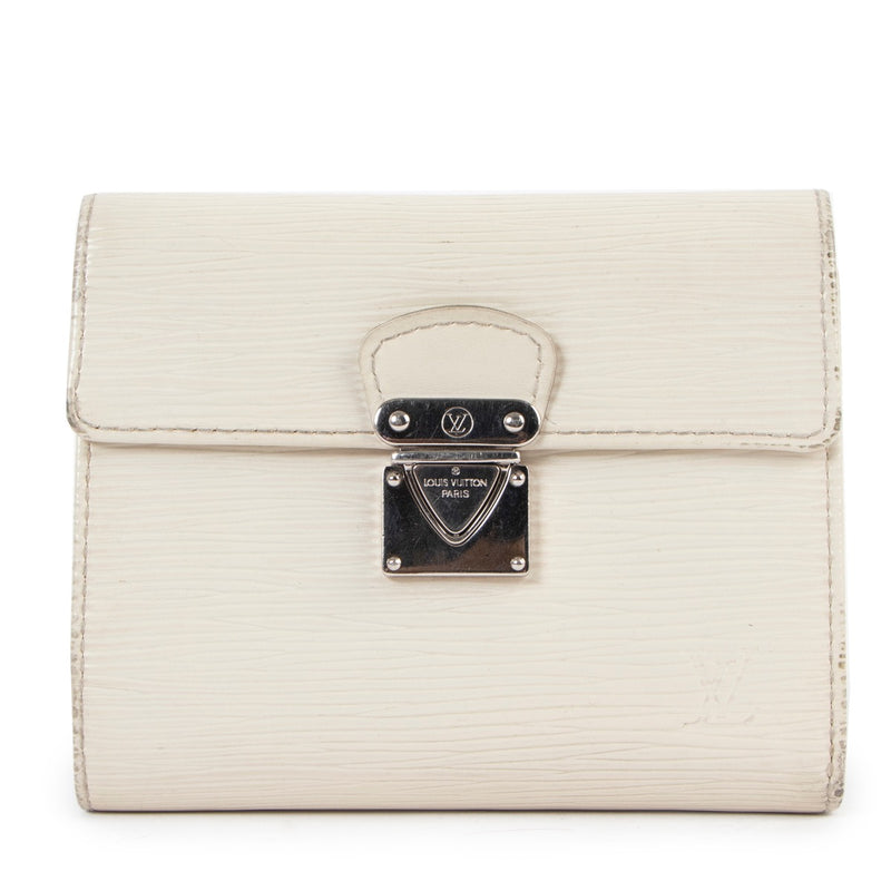 Shop safe online at Labellov in Antwerp this 100% authentic second hand Louis Vuitton White Epi Leather Koala Wallet
