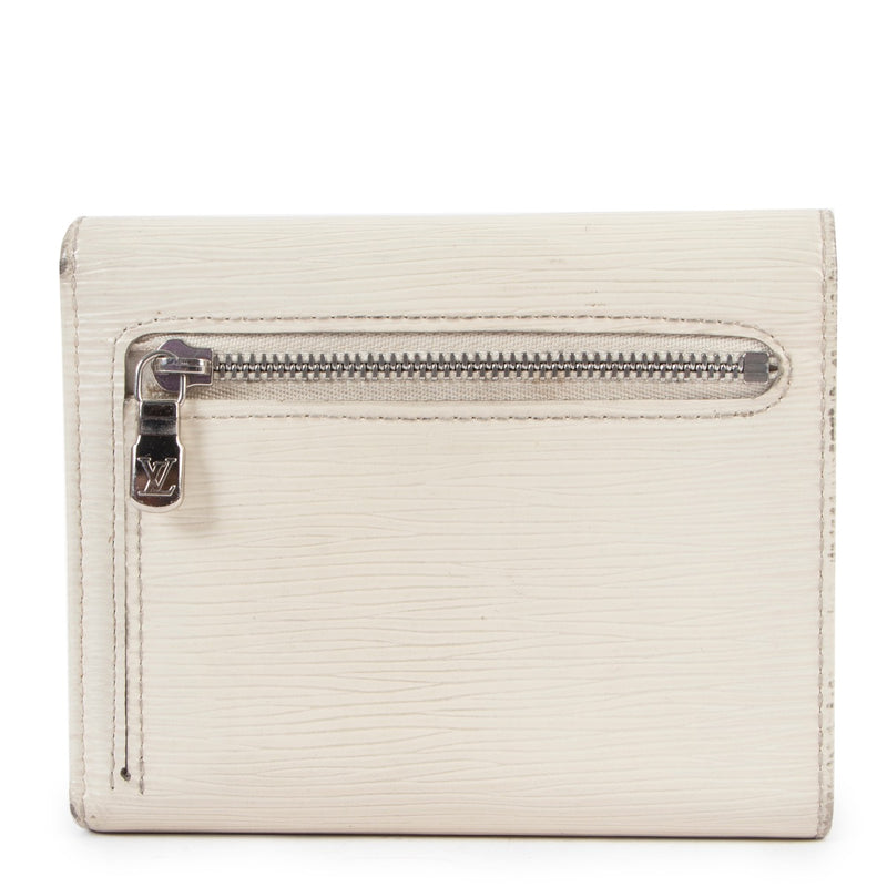 Shop safe online at Labellov in Antwerp this 100% authentic second hand Louis Vuitton White Epi Leather Koala Wallet