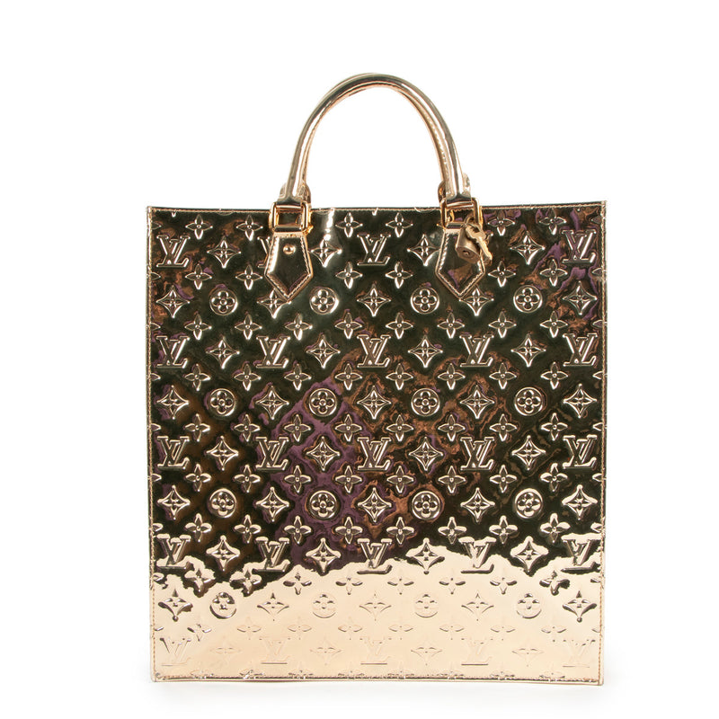 Bent u op zoek naar een authentieke Louis Vuitton Sac Plat Gold Monogram Miroir Limited Edition