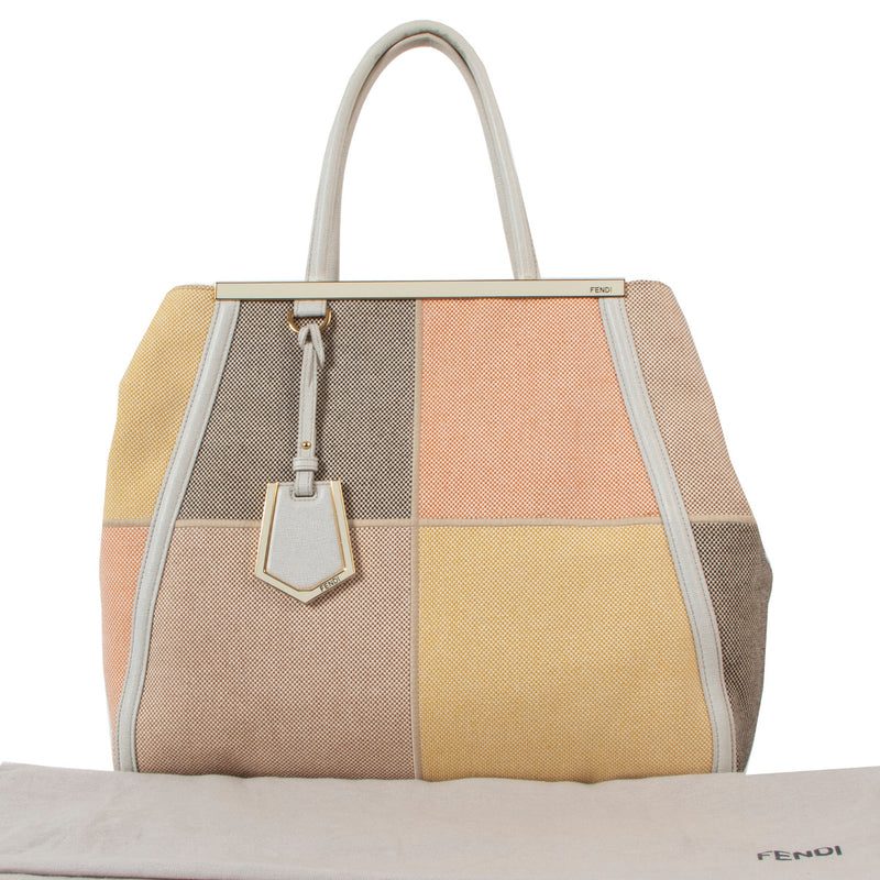 Are you looking for an authentic Fendi Beige 3Jours Patchwork Tote Bag? Shop shoulder bags for the best price at Labellov secondhand luxury at Labellov.