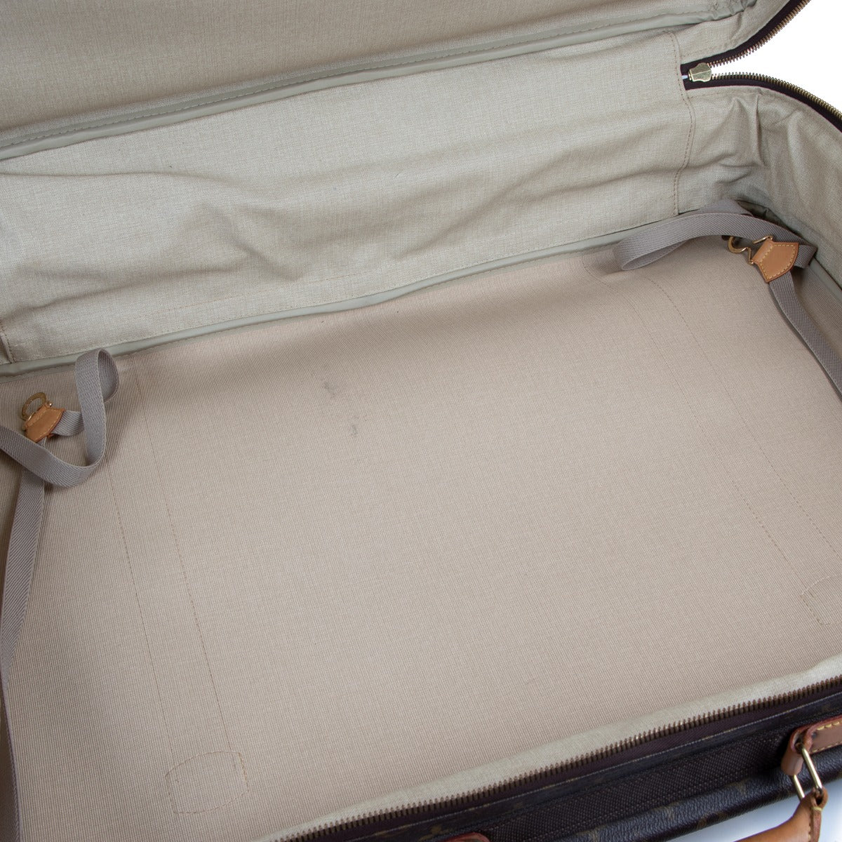 Buy online authentic second hand Louis Vuitton Satellite 70 Monogram Canvas Suitcase Travel Bag in very good condition at Labellov in Antwerp