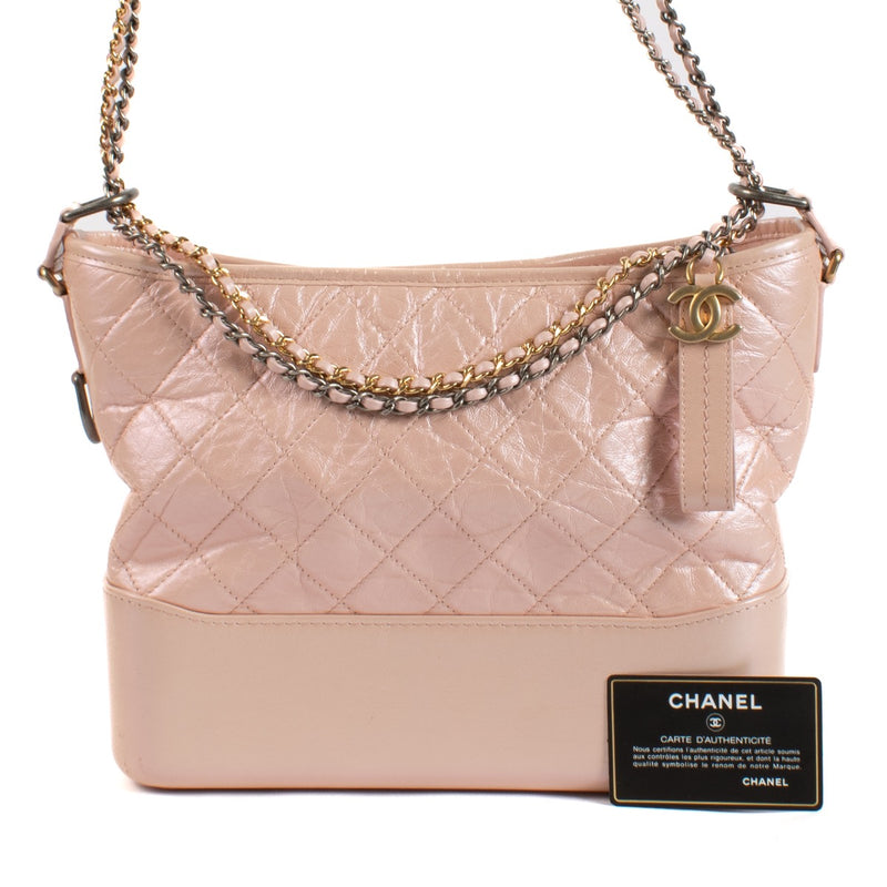 Shop safe online at Labellov in Antwerp, Brussels and Knokke this 100% authentic second hand Chanel Pearly Pink Large Gabrielle Bag