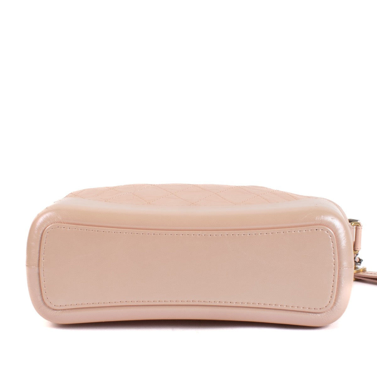 Shop safe online at Labellov in Antwerp, Brussels and Knokke this 100% authentic second hand Chanel Pearly Pink Large Gabrielle Bag