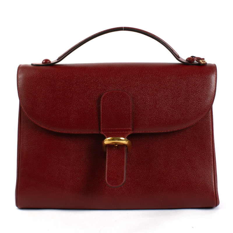 Shop safe online at Labellov in Antwerp, Brussels and Knokke this 100% authentic second hand Delvaux Red Leather Brillant Briefcase