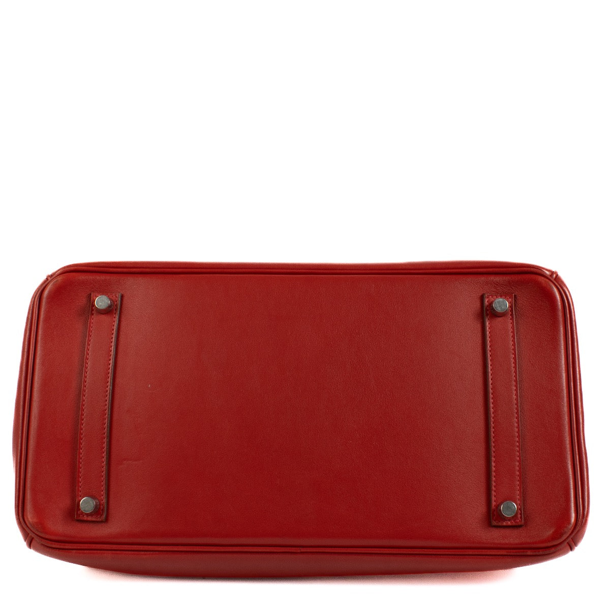 Shop safe online at Labellov in Antwerp, Brussels and Knokke this 100% authentic second hand Hermès Birkin 35 Rouge Vif Swift PHW